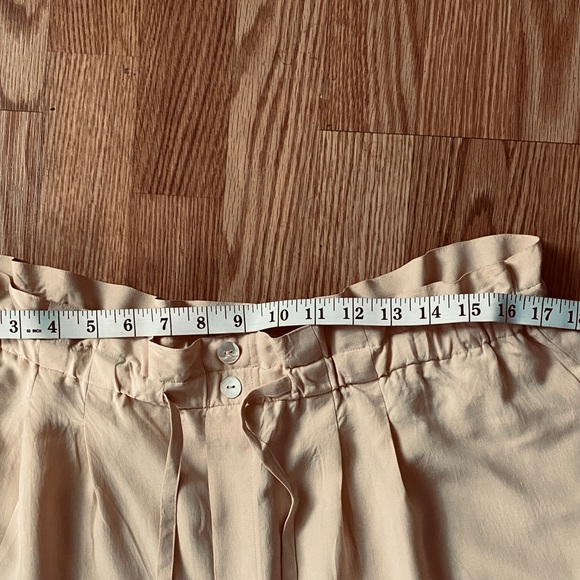 High waisted silk pleated shorts - Picture 7 of 11